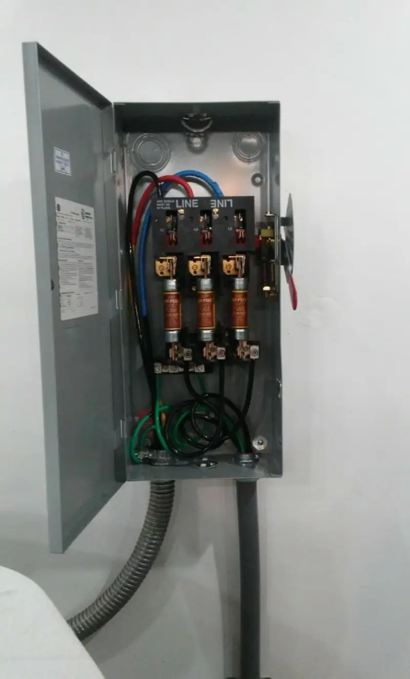 Three-phase disconnect switch installed for Electrical Wiring & Rewiring in Echols County